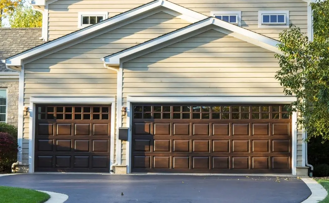 Wizytówka domu – brama garażowa