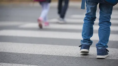 Odblaski i pasy bezpieczeństwa. Policjanci z Żywca uczyli dzieci zasad