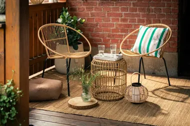 Balkon jako przedłużenie salonu – 3 kroki do metamorfozy oazy pod chmurką