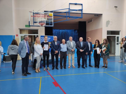 PODSUMOWANIE RYWALIZACJI SPORTOWEJ W POWIECIE ŻYWIECKIM W ROKU SZKOLNYM 2021/2022