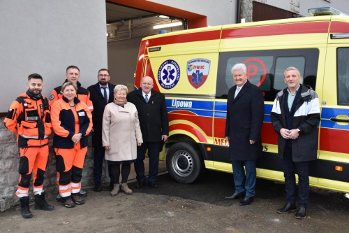 NOWA KARETKA W ŻYWIECKIM POGOTOWIU RATUNKOWYM