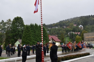 OCHOTNICZA STRAŻ POŻARNA W MIĘDZYBRODZIU BIALSKIM Z NOWYM SAMOCHODEM RATOWNICZO-GAŚNICZYM - zdjęcie1