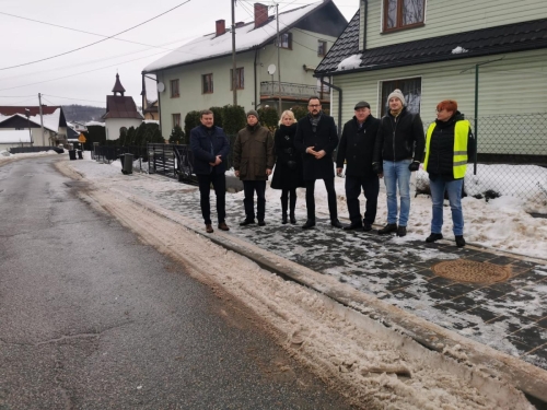 ZAKOŃCZONO PRZEBUDOWĘ DROGI POWIATOWEJ W ŻABNICY