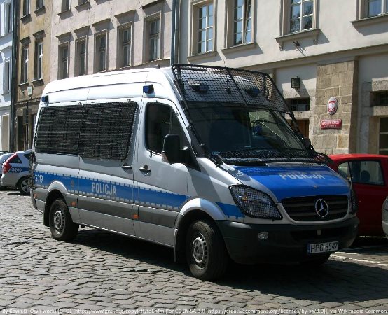Policja Żywiec: Ukradł alkohol i uderzył ochroniarza. Trafił do aresztu.