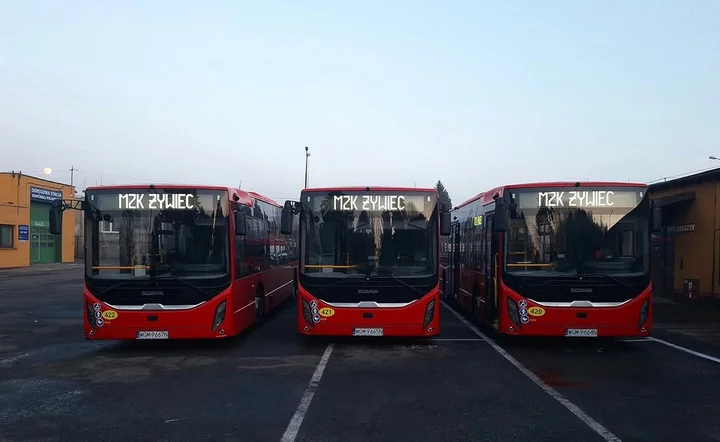 Grafika promocyjna wydarzenia Dostawa autobusów — sukcesywne dostawy do 31 stycznia 2026