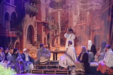 Żywiecki amfiteatr wypełnił się ciszą i modlitwą podczas Pasji Beskidzkiej