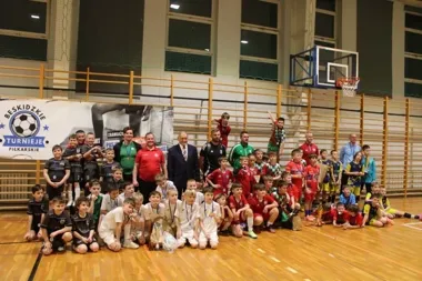 Młodzi piłkarze z Beskidów zagrali w Oczkowie – triumfowała drużyna z Rudy Śląskiej