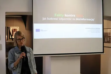 W Żywcu uczono rozpoznawania dezinformacji. Biblioteka pełna pytań