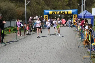 Grojec znów pękał od kroków. Biegowy festiwal przyciągnął całe rodziny