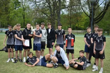 Szkoła nr 8 i nr 5 wygrywają szkolną lekkoatletykę w Parku Miejskim