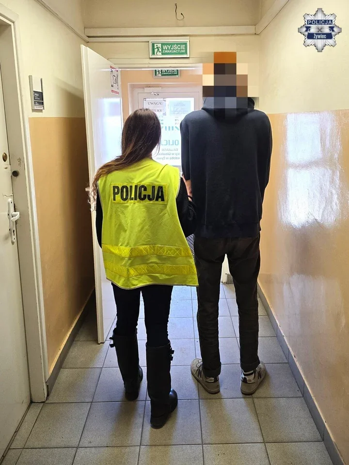 Portmonetka z dachu auta zniknęła w sekundę - policja namierzyła sprawcę