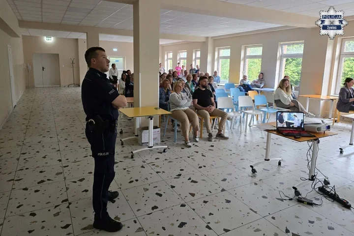 Żywieccy policjanci szkolili personel - chodziło o agresję i szybkie reakcje