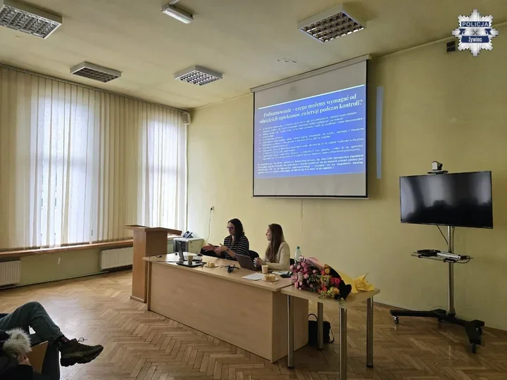 Nietypowe szkolenie w Żywcu - policjanci ćwiczyli interwencje wobec zwierząt