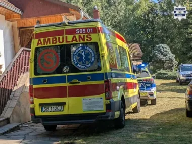 Brak kontaktu ze starszym mężczyzną. Policjanci wyważyli drzwi w Międzybrodziu