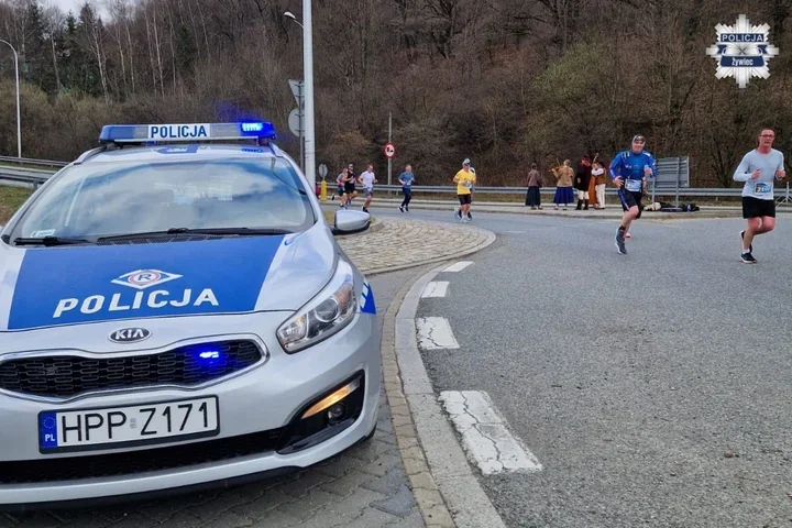 2543 biegaczy ruszyło z Żywca - służby nie dopuściły do chaosu