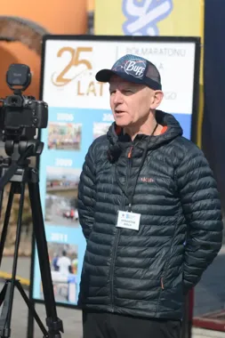 Trzy rekordy i tłum na starcie jubileuszowego półmaratonu wokół Jeziora Żywieckiego